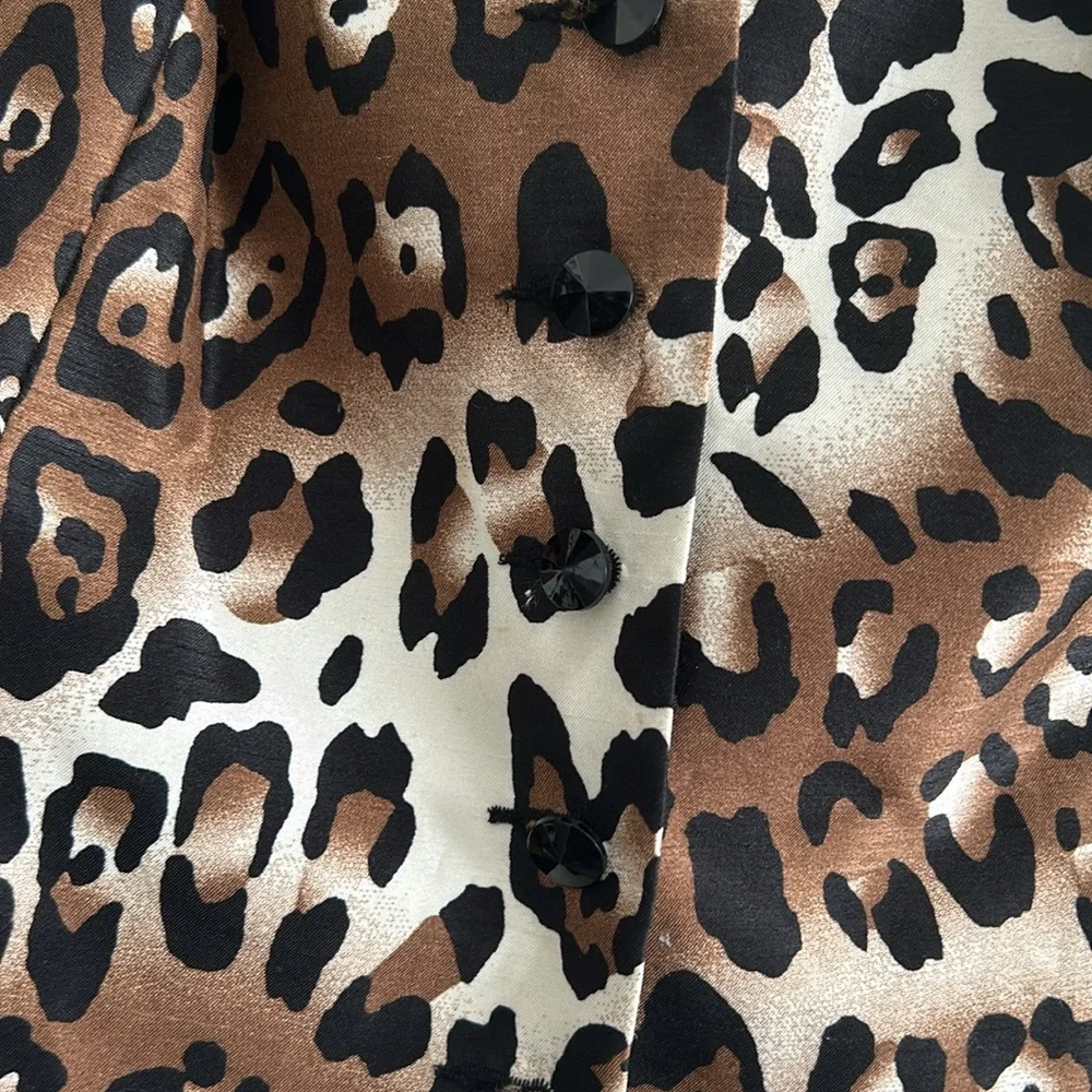 Suit, leopard print - Picture 4 of 10
